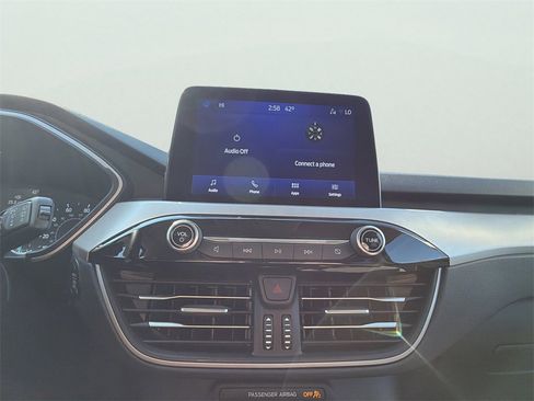 Used 2022 Ford Escape SE w/ SE Sport Appearance Package image 31