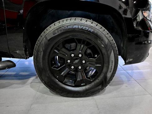 Used 2020 Chevrolet Suburban LT image 50