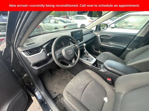 Used 2022 Toyota RAV4 LE AWD/4WD image 10