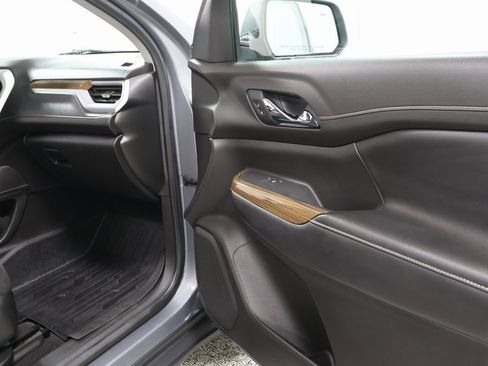 Used 2021 GMC Acadia SLE w/ Driver Convenience Package image 36