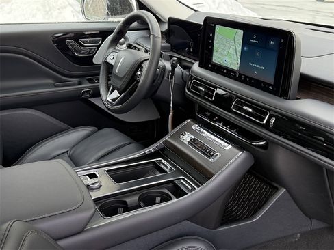 New 2026 Lincoln Aviator Reserve image 8