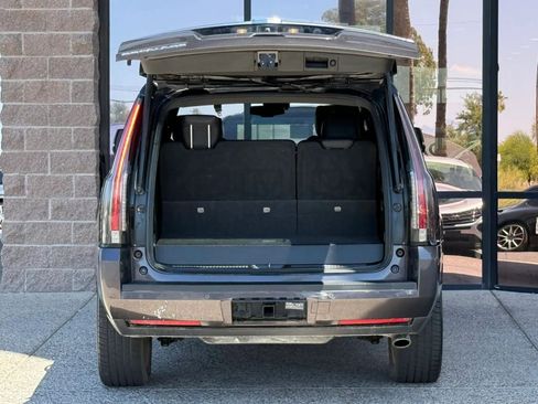 Used 2016 Cadillac Escalade Platinum RWD image 30