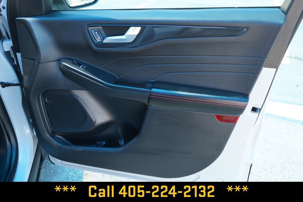 Used 2025 Ford Escape ST-Line AWD/4WD image 19