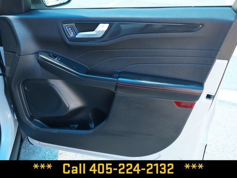 Used 2025 Ford Escape ST-Line AWD/4WD image 19