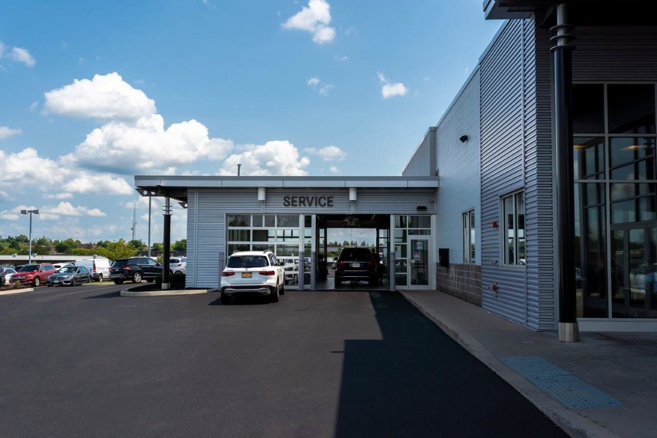 Used 2024 Jeep Grand Cherokee Altitude AWD/4WD image 27