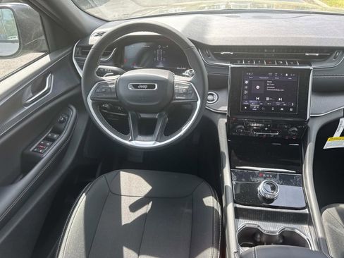 New 2026 Jeep Grand Cherokee Laredo X AWD/4WD image 18