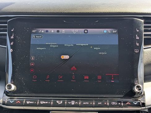 Used 2025 Jeep Wagoneer L Series II w/ 8-pass Seating Package image 31