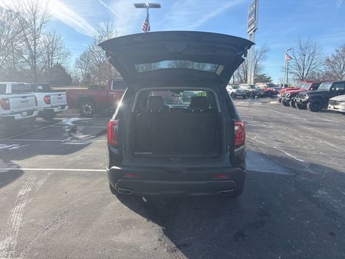 Used 2021 GMC Acadia SLT w/ Elevation Edition image 10