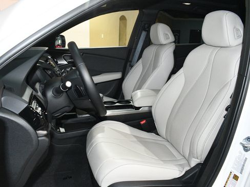 Used 2025 Acura RDX SH-AWD image 7