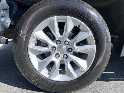 Used 2022 Chevrolet Silverado 1500 Custom AWD/4WD image 42