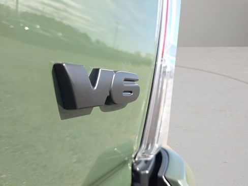 Used 2022 Toyota Tacoma TRD Sport w/ TRD Premium Sport Package image 17