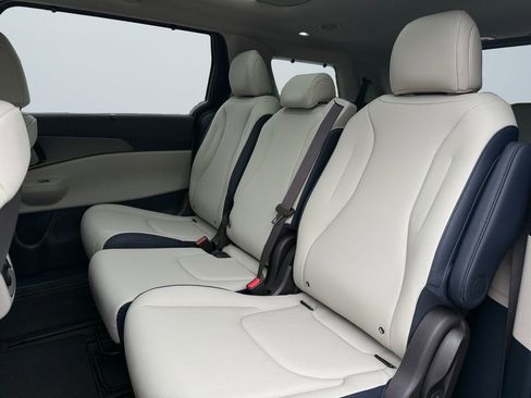 New 2026 Kia Carnival SX w/ SX Dark Edition Package image 13