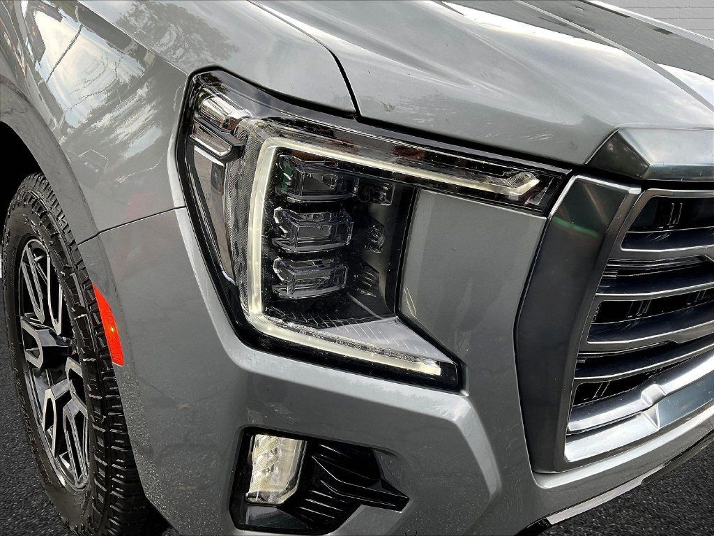 Used 2023 GMC Yukon XL AT4 w/ AT4 Premium Plus Package AWD/4WD image 22
