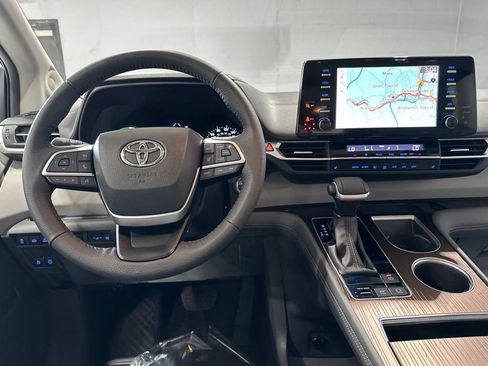 Certified 2023 Toyota Sienna XLE w/ XLE Plus Package AWD/4WD image 10