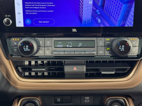 Used 2025 Toyota Grand Highlander AWD Hybrid image 29