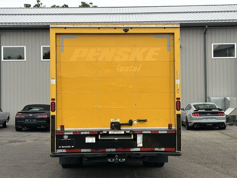 Used 2021 GMC Savana 3500 Extended w/ Power Convenience Package RWD image 6