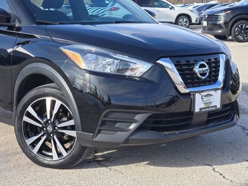 Used 2020 Nissan Kicks SV image 3