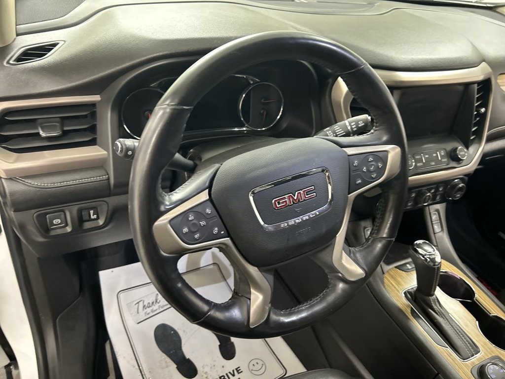 Used 2019 GMC Acadia Denali w/ Technology Package AWD/4WD image 4