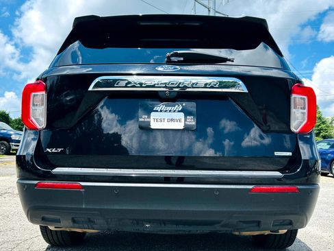 Used 2020 Ford Explorer XLT image 7