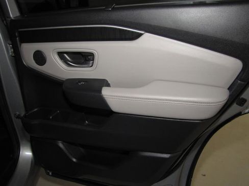 Certified 2024 Honda Pilot Elite image 20