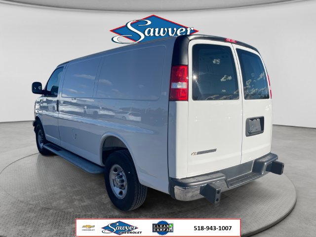 Used 2025 Chevrolet Express 2500 w/ Driver Convenience Package RWD image 3