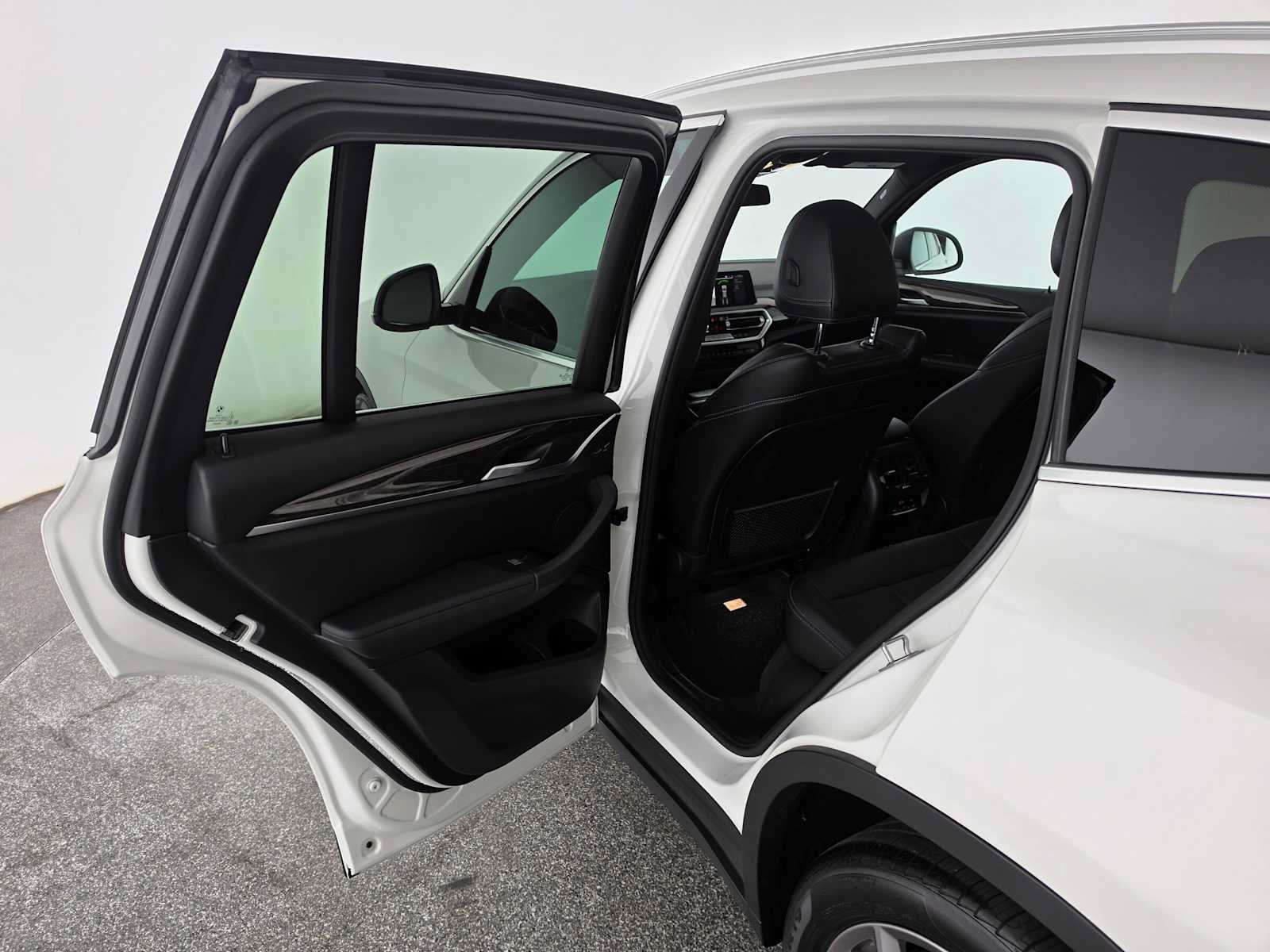 Used 2023 BMW X3 xDrive30i w/ Convenience Package AWD/4WD image 15
