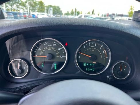 Used 2011 Jeep Wrangler Sahara w/ Connectivity Group AWD/4WD image 11
