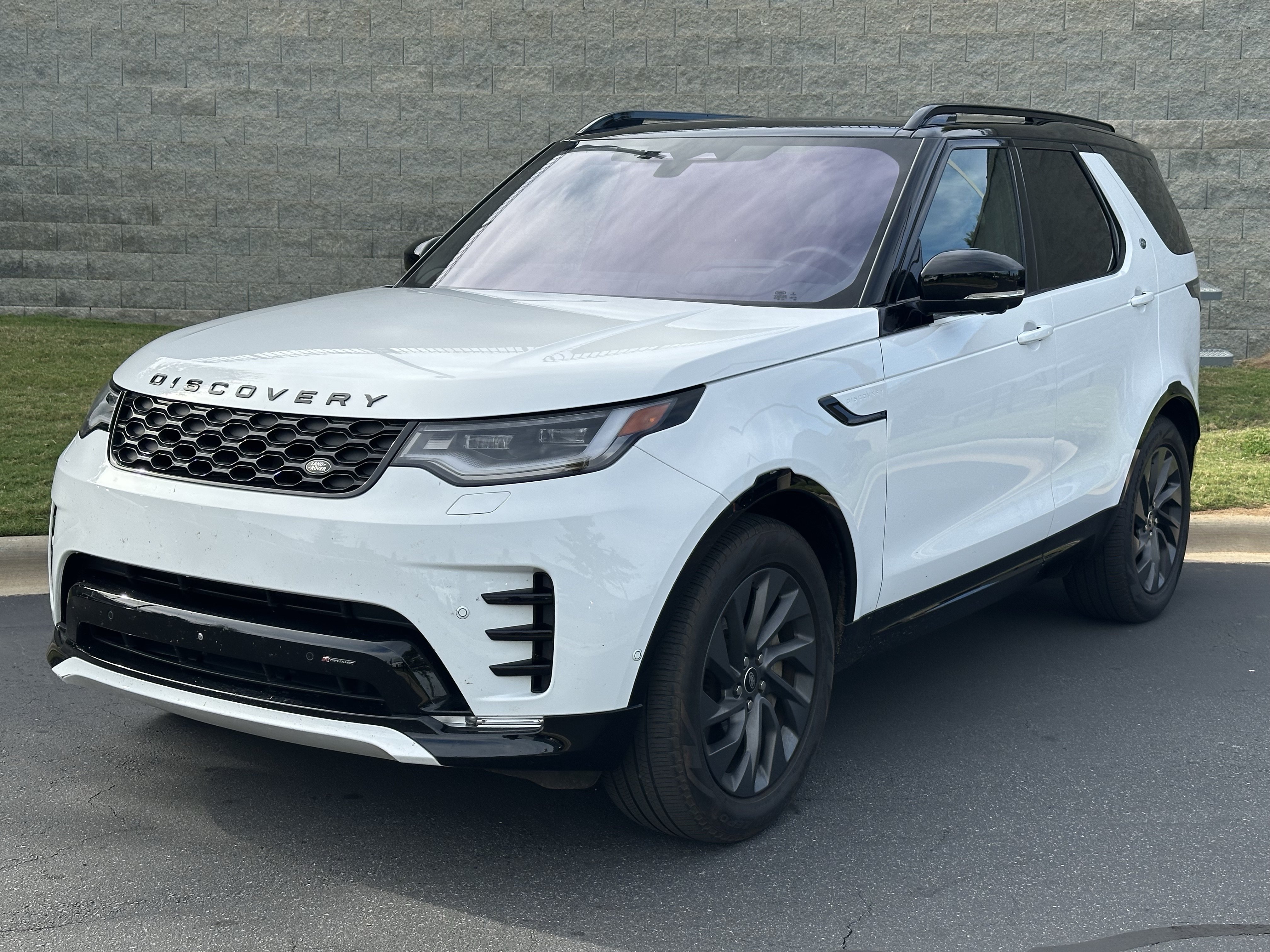 Certified 2023 Land Rover Discovery S R-Dynamic AWD/4WD image 1