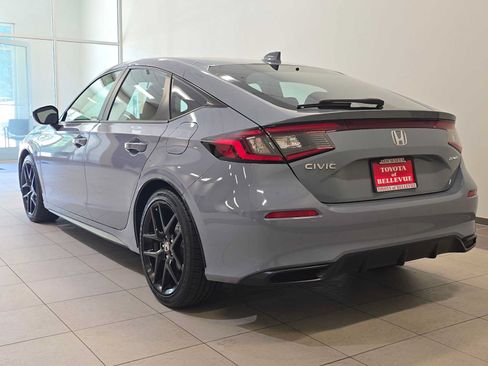 Used 2024 Honda Civic Sport image 4