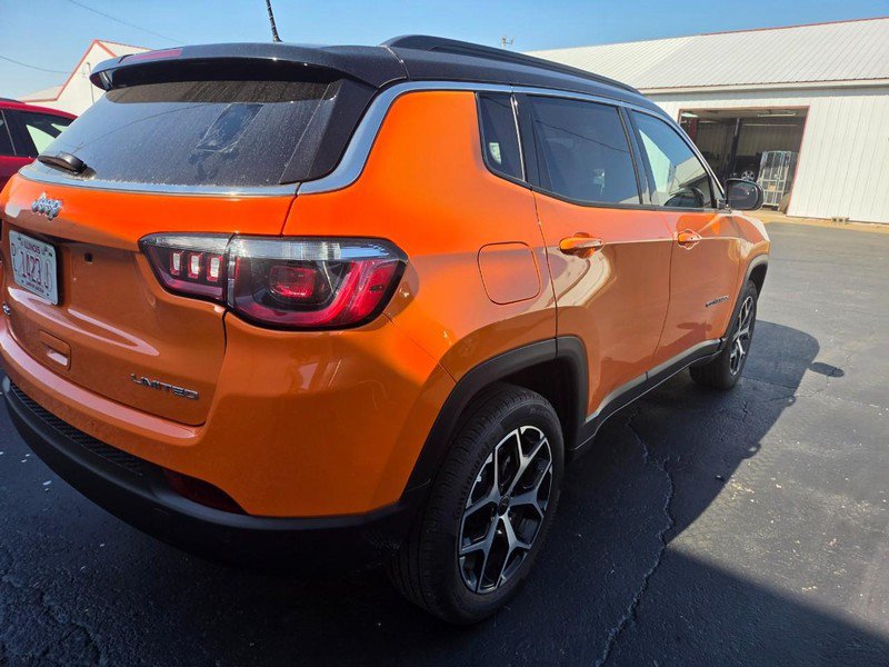 Used 2026 Jeep Compass Limited AWD/4WD image 5
