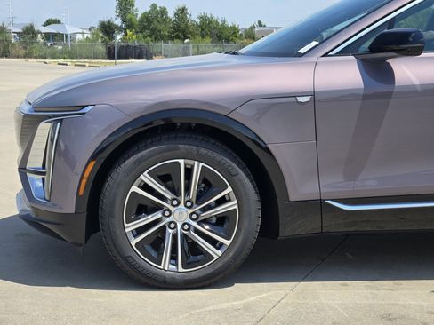 New 2025 Cadillac Lyriq Luxury image 5