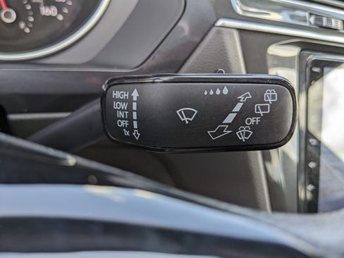 Used 2021 Volkswagen Tiguan S FWD image 27