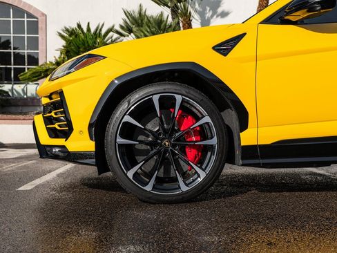 Used 2019 Lamborghini Urus image 9
