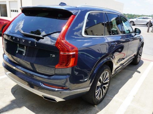 Used 2020 Volvo XC90 T5 Momentum FWD image 6