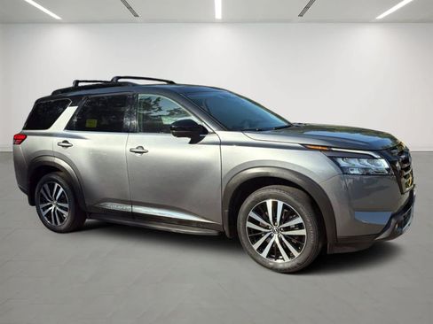 Used 2023 Nissan Pathfinder Platinum w/ Lighting Package (N93) AWD/4WD image 6