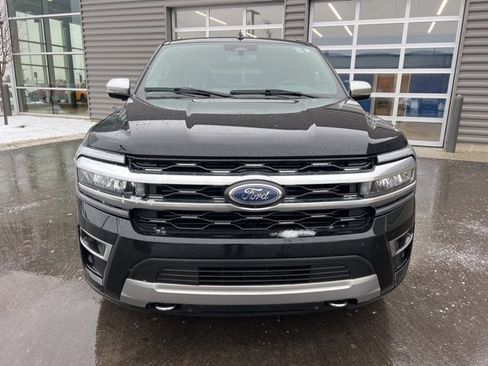 Used 2023 Ford Expedition Platinum image 2