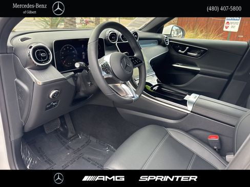 Used 2025 Mercedes-Benz GLC 300 image 10