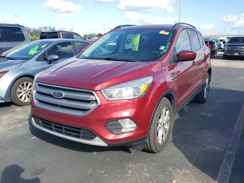 Used 2017 Ford Escape SE image 3