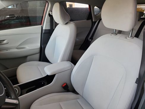 Used 2025 Hyundai Kona SEL AWD/4WD image 14