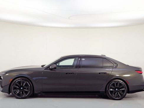 Used 2023 BMW i7 xDrive60 image 60