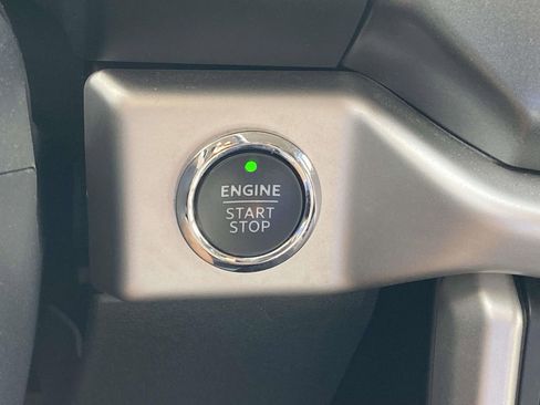 Used 2024 Ford Expedition XLT image 24