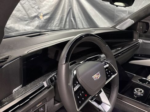 Used 2025 Cadillac Escalade V AWD/4WD image 14