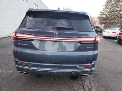 Used 2025 Buick Enclave Avenir image 6