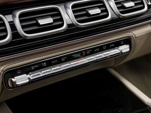 Used 2026 Mercedes-Benz Maybach GLS 600 4MATIC image 30