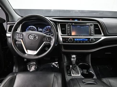 Used 2019 Toyota Highlander Limited AWD/4WD image 11