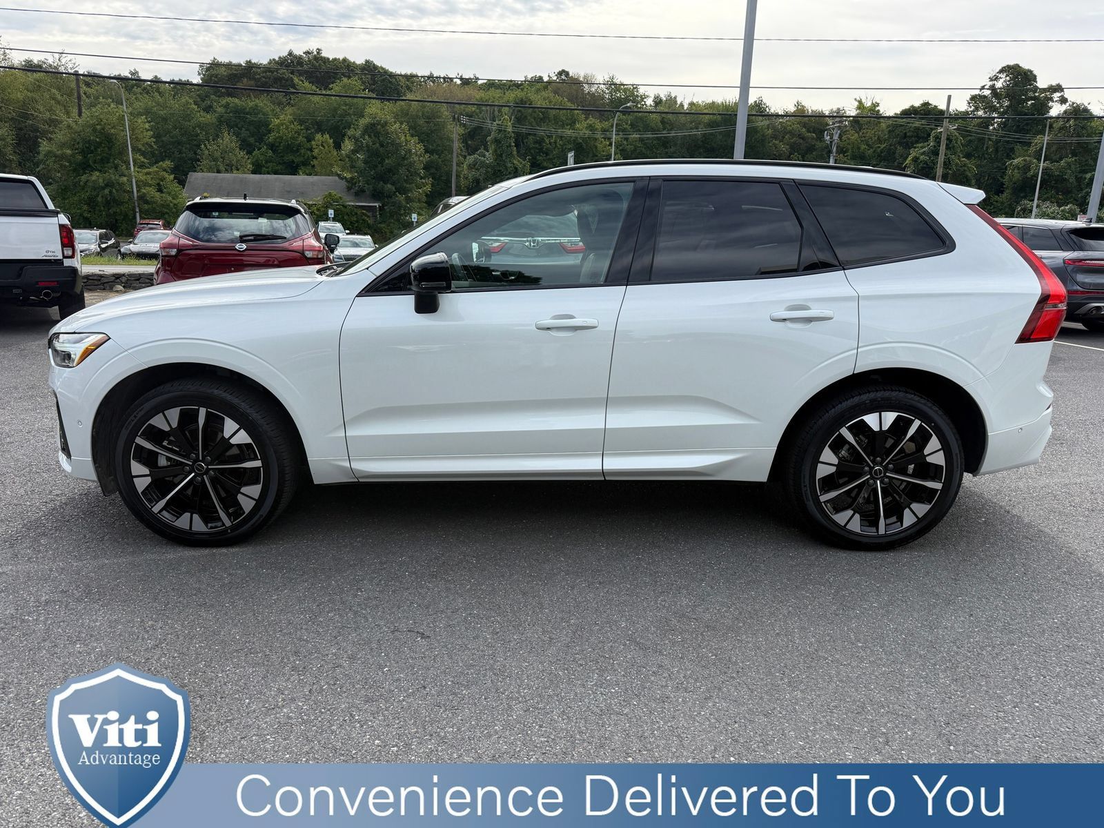 Used 2026 Volvo XC60 B5 Plus w/ Protection Package Premier AWD/4WD image 5