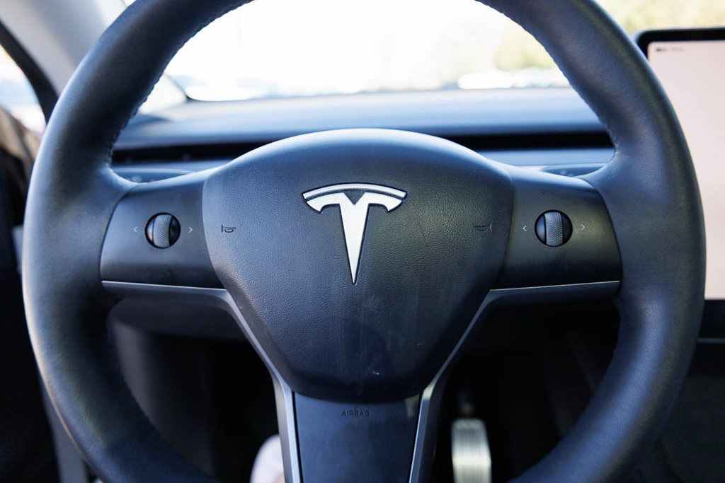 Used 2022 Tesla Model Y Performance AWD/4WD image 27