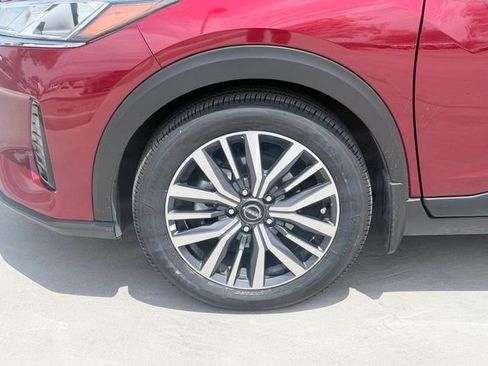 Certified 2024 Nissan Kicks SV FWD image 31