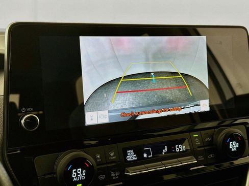 Certified 2025 Toyota Grand Highlander FWD image 22