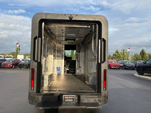 Used 2024 Chevrolet Brightdrop 600 w/ Commercial Equipment Package AWD/4WD image 16